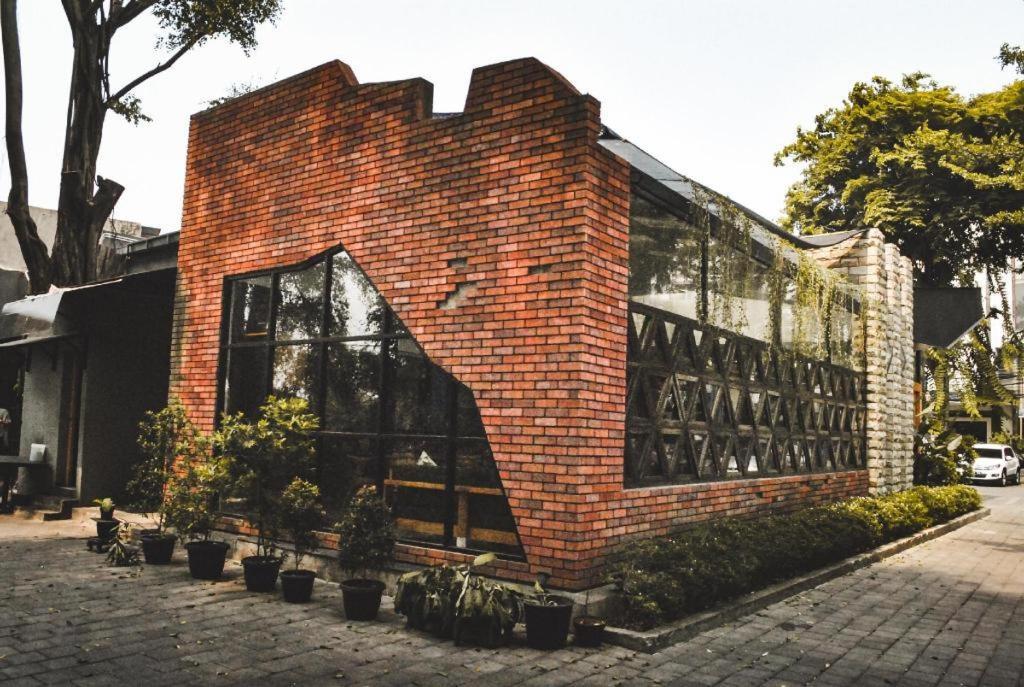 Oyo 1990塞蒂亚布迪科斯特库宁安行政住宿旅馆 雅加达 外观 照片